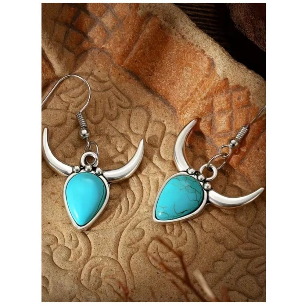 Minimalist Texas Longhorn Earring American-West-Inspired Inlaid Turquoise Modern